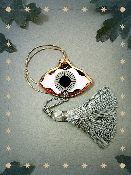 Wide Lovely Eyes in Green